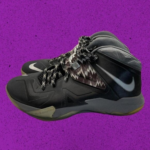 Lebron James VII Nike basketball shoes - Picture 1 of 5